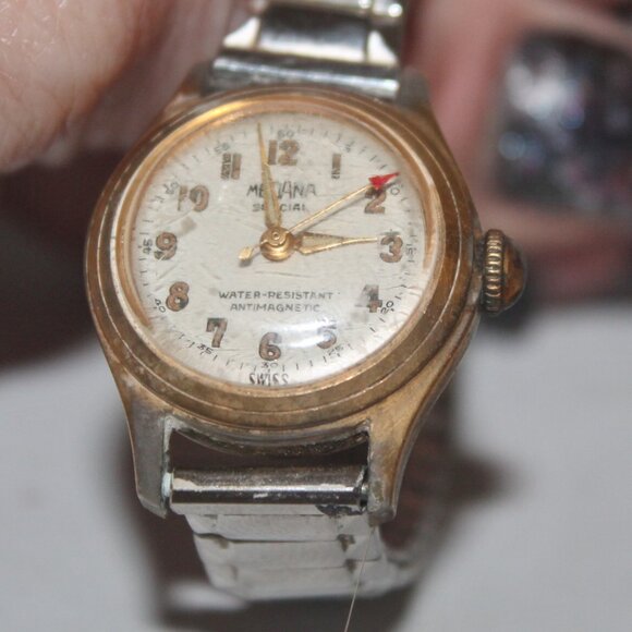Vintage Ladies Swiss Medana Antimagnetic Water Resistant Classic Watch main image 5